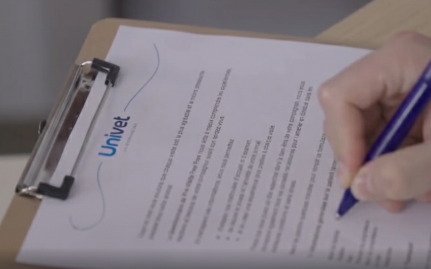 Questionnaire de pré-visite Univet rempli avant une consultation vétérinaire pour mieux comprendre les besoins de l’animal.